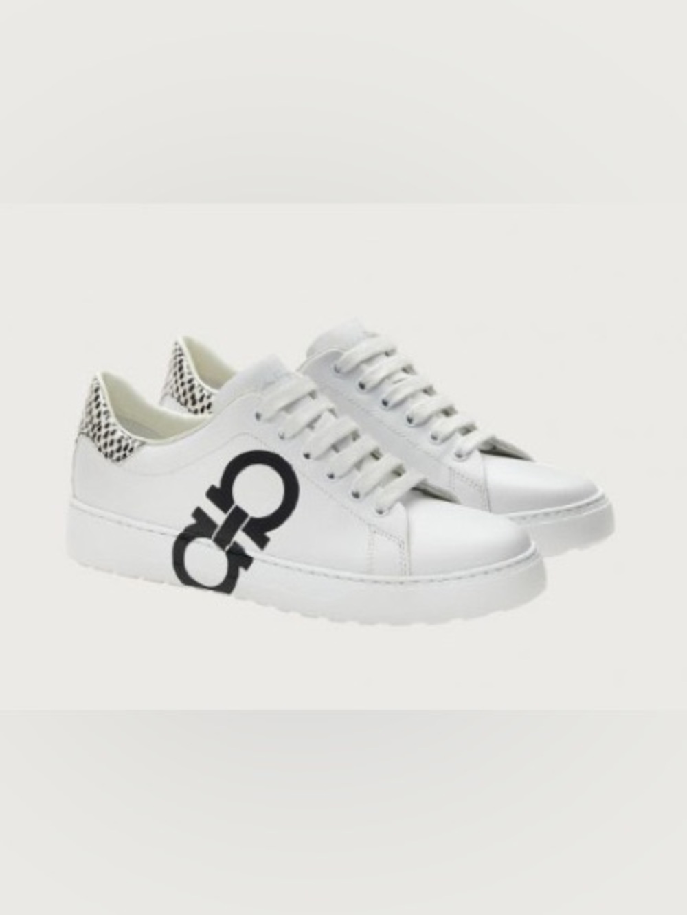 Authentic! Salvatore FERRAGAMO White & Black Gancini Sneaker